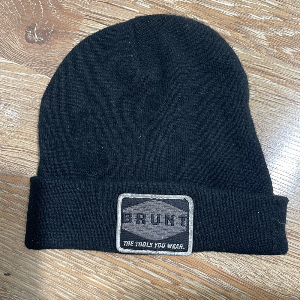 SKULLY HAT BRUNT LIKE NEW ONE SIZE FITS ALL